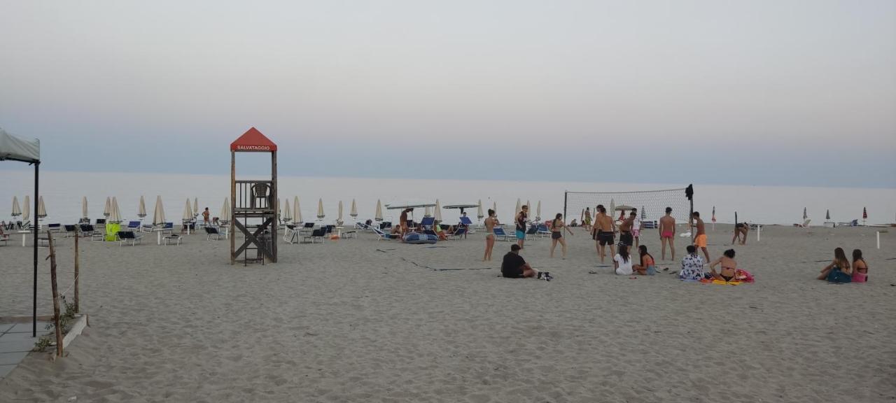 Camping Village Torrenova Ciro Marina Exterior photo